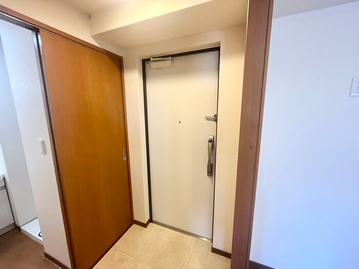 物件内観写真21　(玄関)