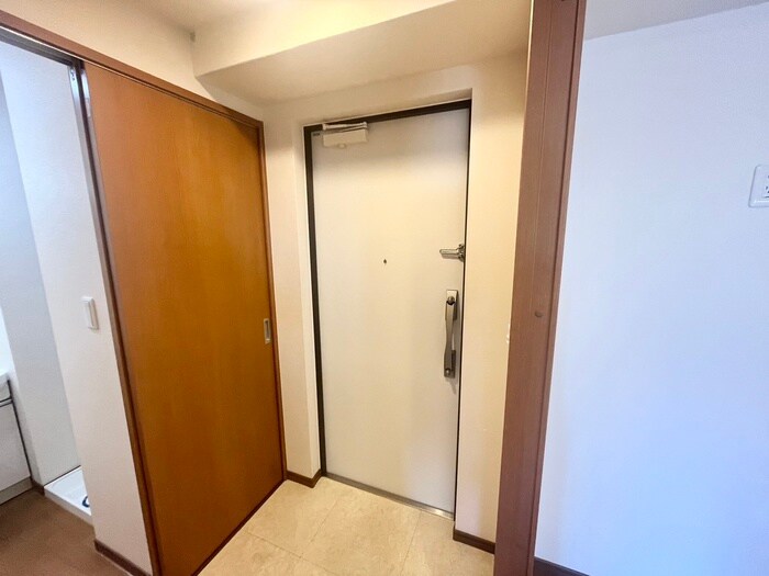 物件内観写真21　(玄関)