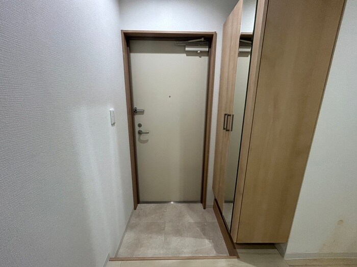 物件内観写真16　(玄関)