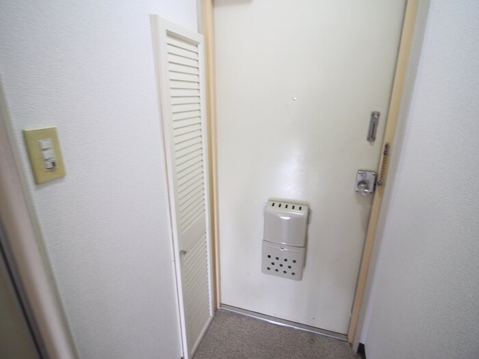 物件内観写真15　(玄関)