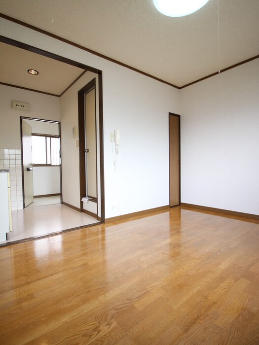 ロッシングハウス宝里の居室