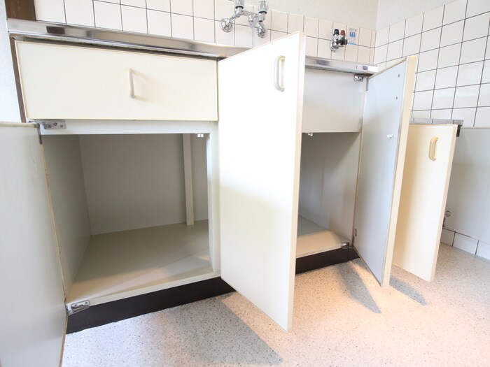 ロッシングハウス宝里のキッチン