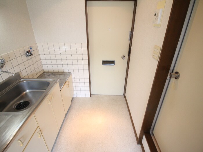 ロッシングハウス宝里の玄関