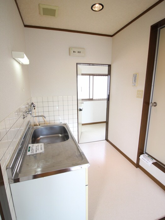 ロッシングハウス宝里の玄関