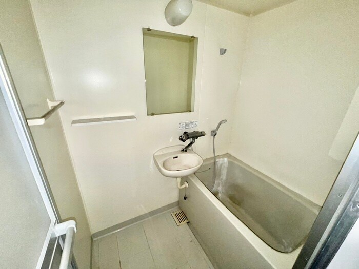 物件内観写真10　(洗面)