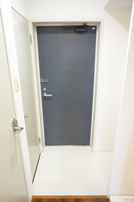 物件内観写真12　(玄関)