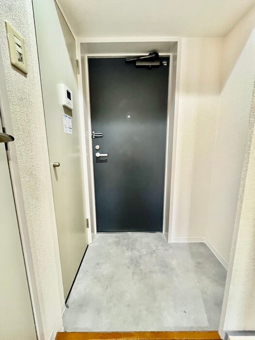 物件内観写真13　(玄関)