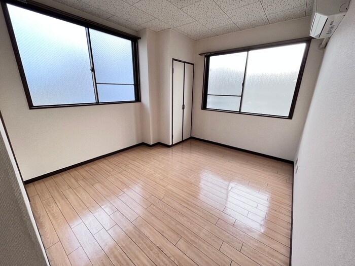 物件内観写真4　(居室)