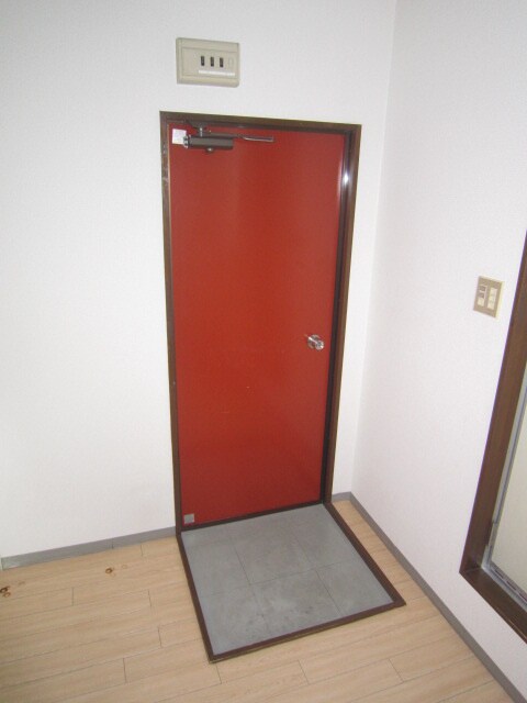 物件内観写真11　(玄関)