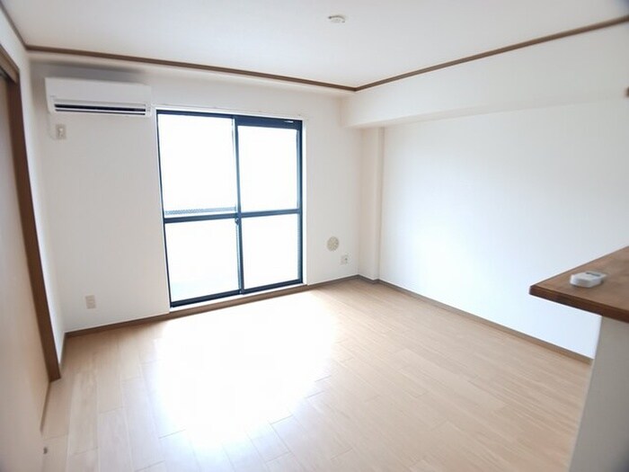 物件内観写真2　(居室)