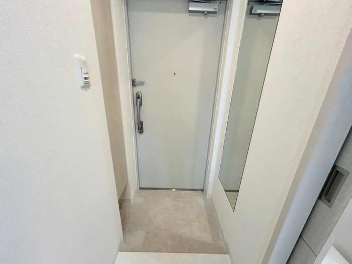 物件内観写真17　(玄関)