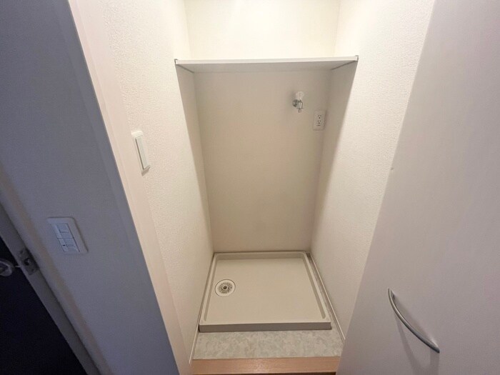 物件内観写真12　(洗濯機置場)