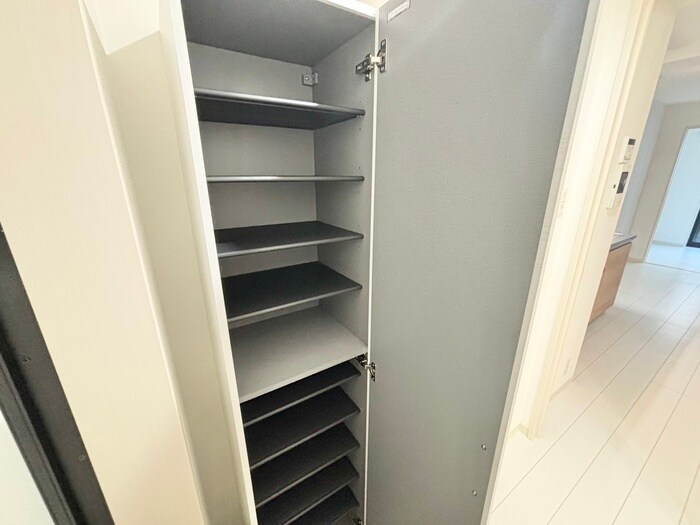 物件内観写真16　(靴箱)