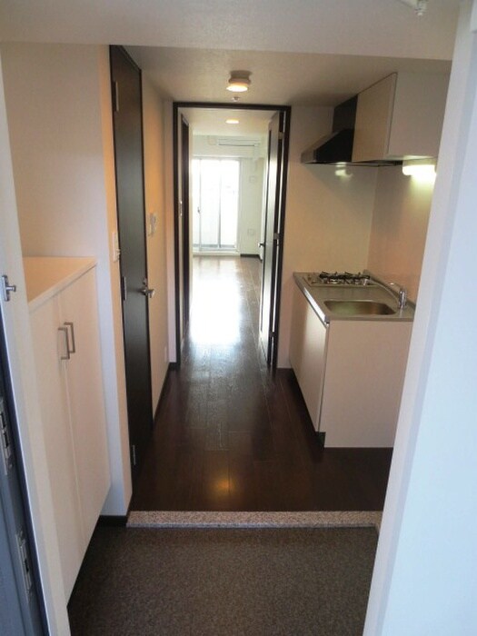 物件内観写真4　(玄関)