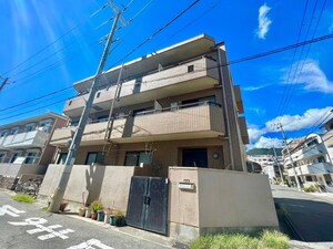 秋田マンション外観写真