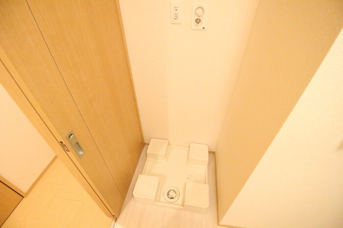 物件内観写真14　(洗濯機置場)