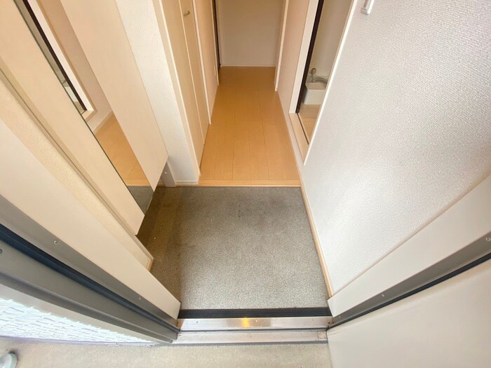 物件内観写真17　(玄関)