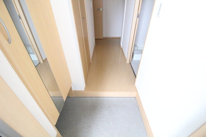 物件内観写真22　(玄関)