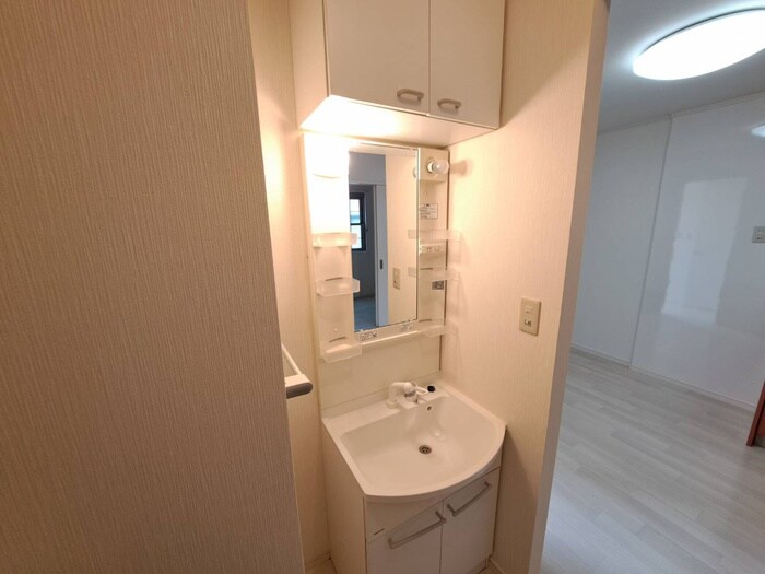 物件内観写真11　(洗面)