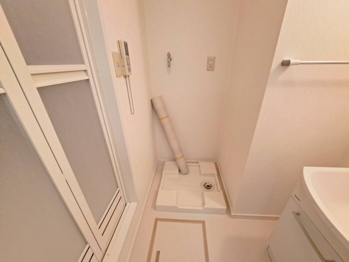 物件内観写真12　(洗濯機置場)