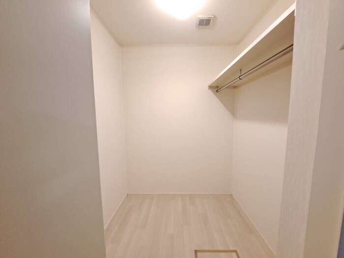 物件内観写真13　(収納)