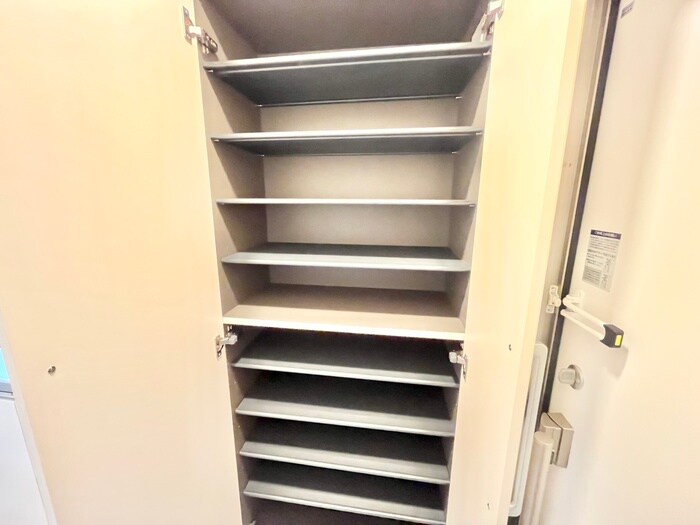 物件内観写真17　(靴箱)