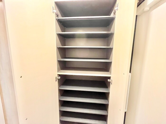 物件内観写真17　(靴箱)