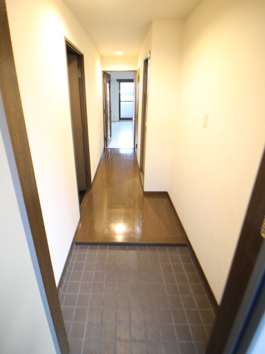 物件内観写真15　(玄関)