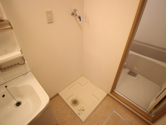 物件内観写真9　(洗濯機置場)