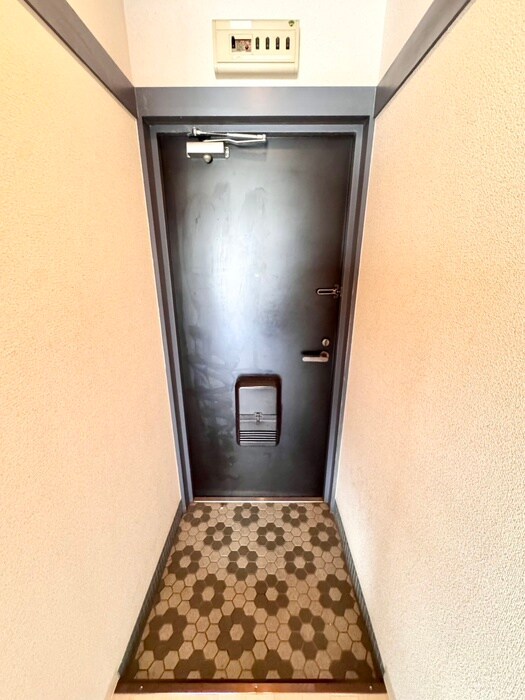 物件内観写真18　(玄関)