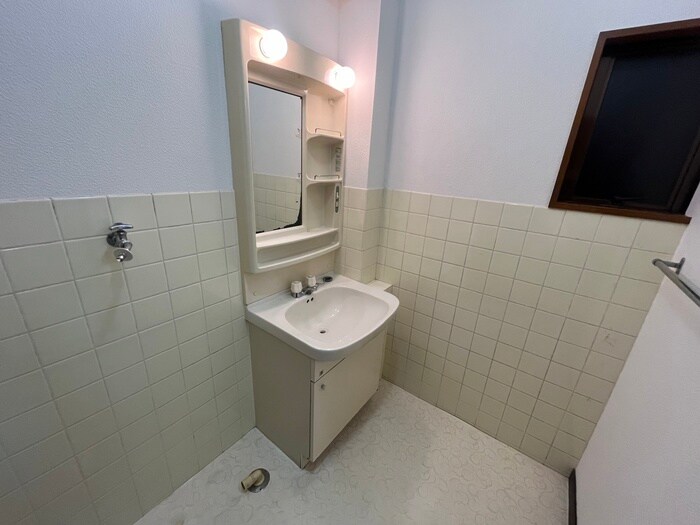 物件内観写真11　(洗面)