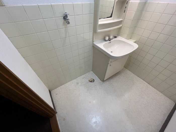 物件内観写真14　(洗濯機置場)