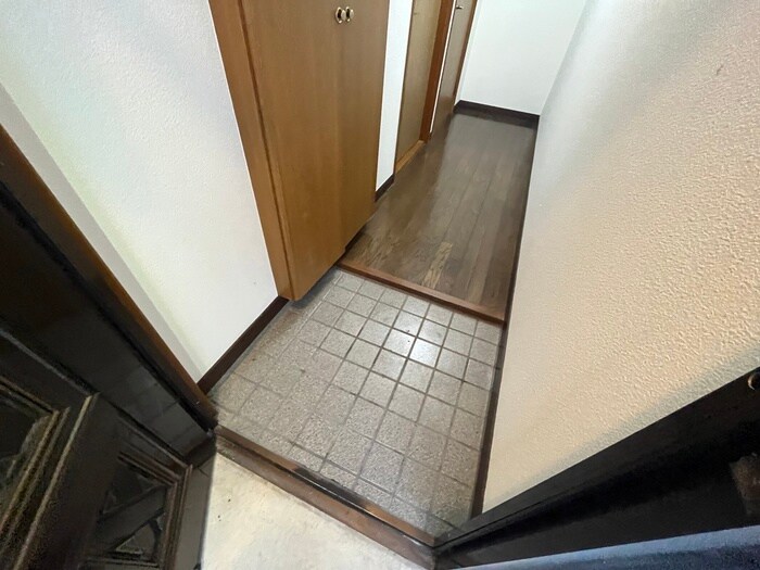 物件内観写真22　(玄関)