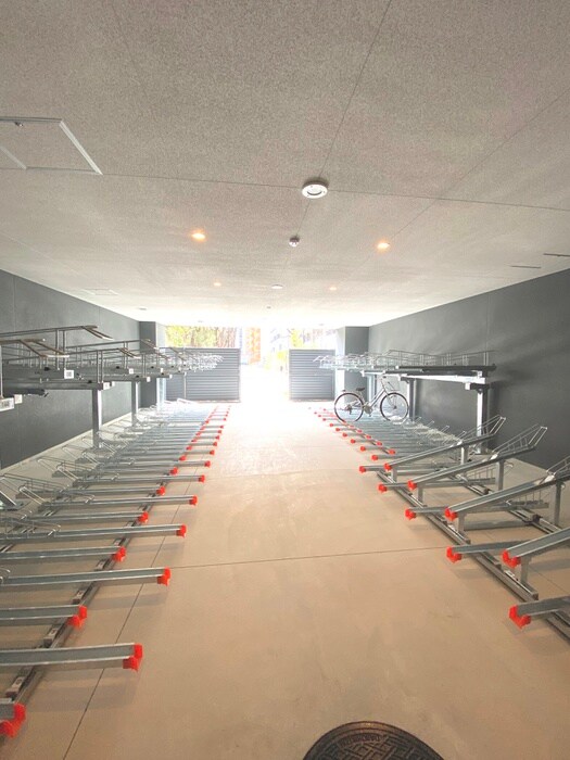 物件外観写真4　(駐輪場)