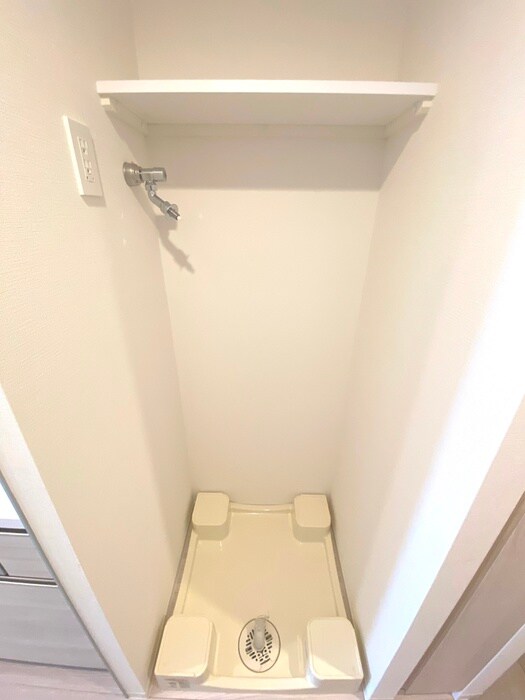 物件内観写真10　(洗濯機置場)