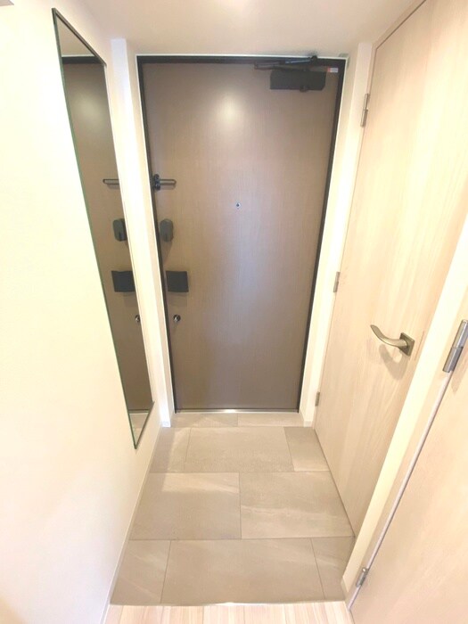 物件内観写真16　(玄関)