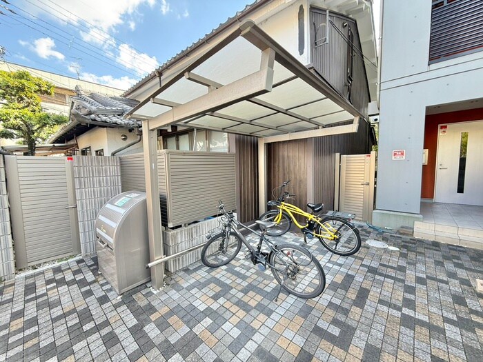 物件外観写真5　(駐輪場)