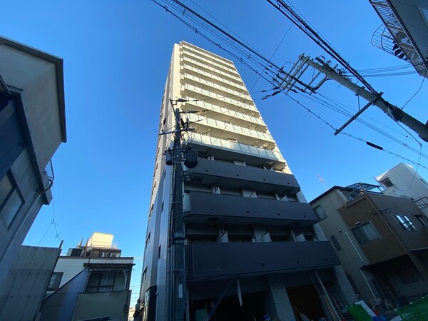 建築中