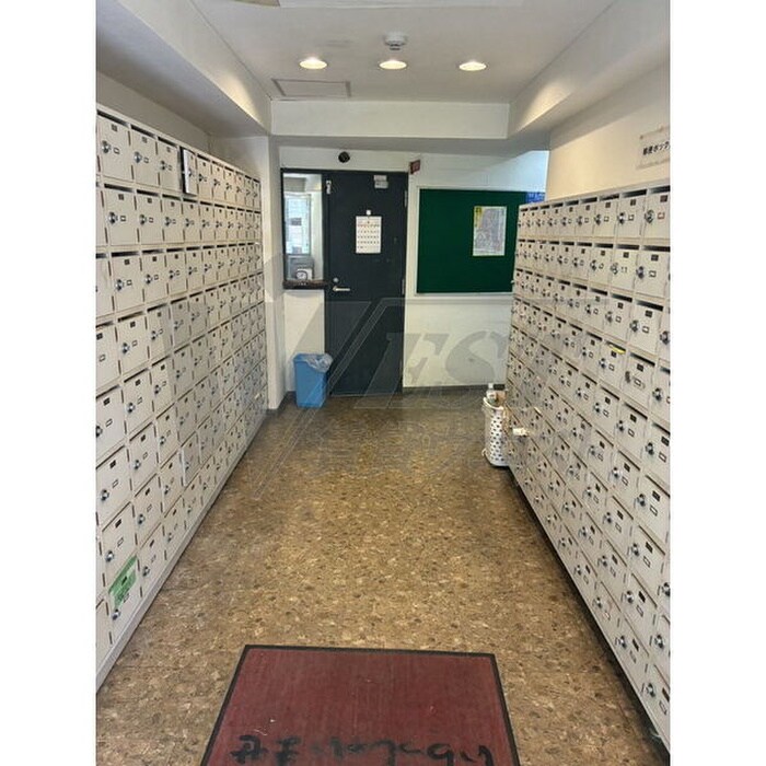 物件外観写真4　(エントランス部分)