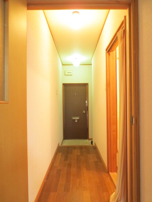物件内観写真17　(廊下)