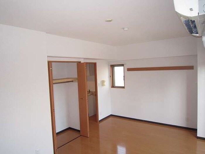 物件内観写真21　(居室)