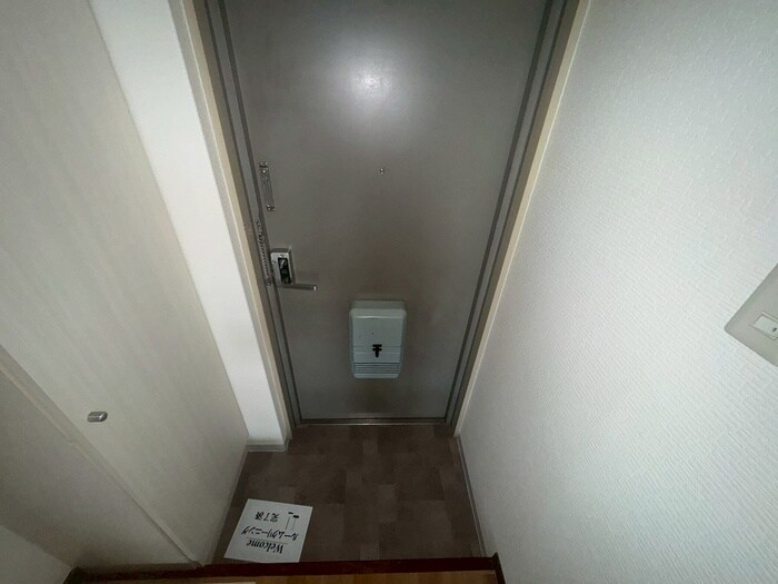 物件内観写真14　(玄関)