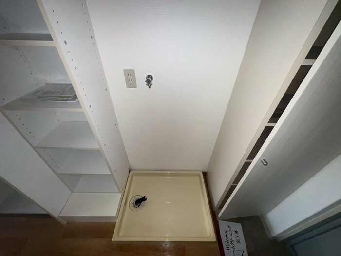 物件内観写真18　(洗濯機置場)