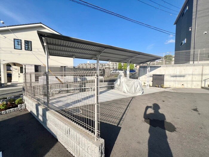 物件外観写真3　(駐車場)