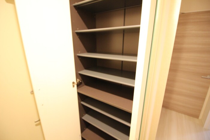 物件内観写真10　(靴箱)