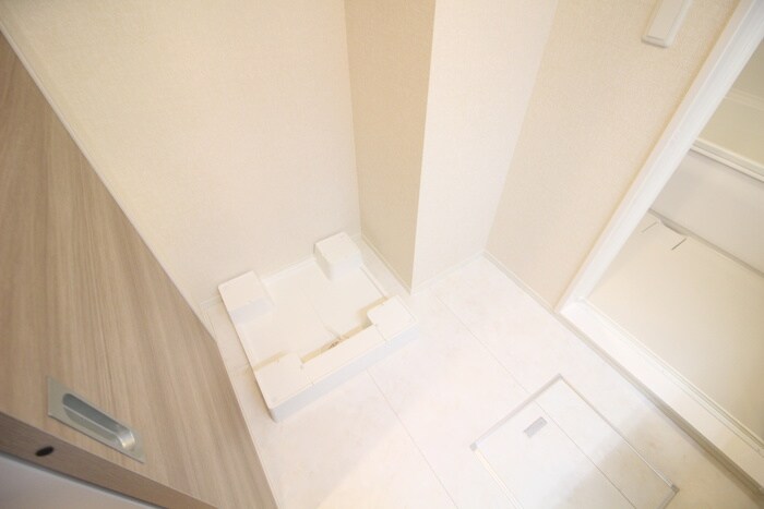 物件内観写真16　(洗濯機置場)