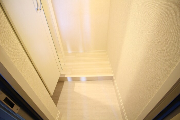 物件内観写真18　(玄関)