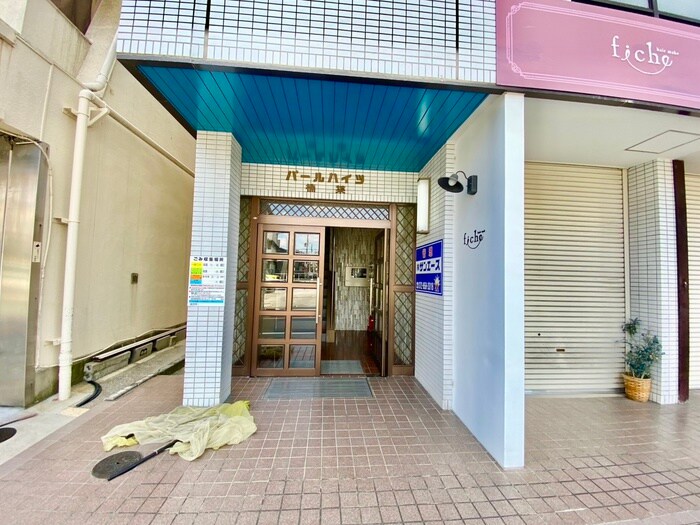 物件外観写真3　(エントランス部分)