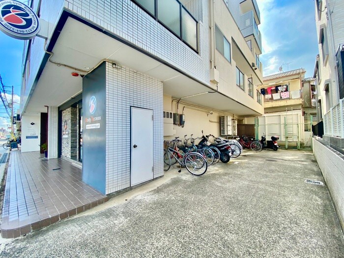 物件外観写真4　(駐輪場)