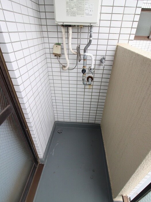 物件内観写真15　(洗濯機置場)